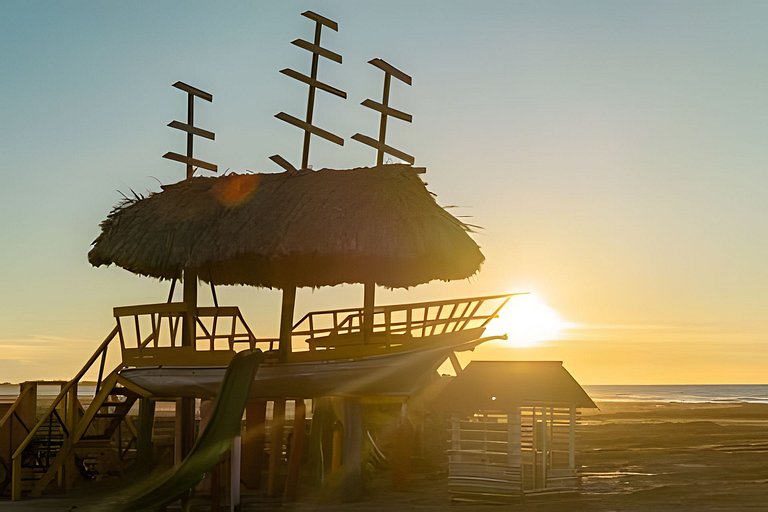 01. Súper Casa con salida al mar y playa exclusiva