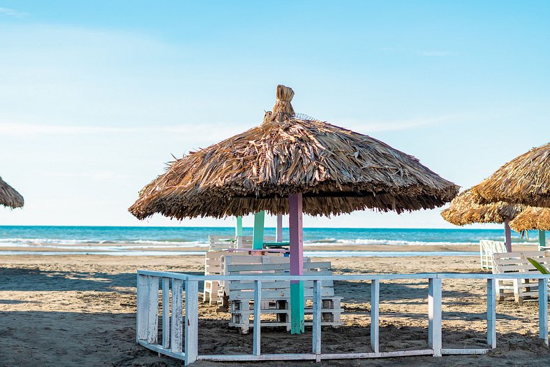 01. Súper Casa con salida al mar y playa exclusiva